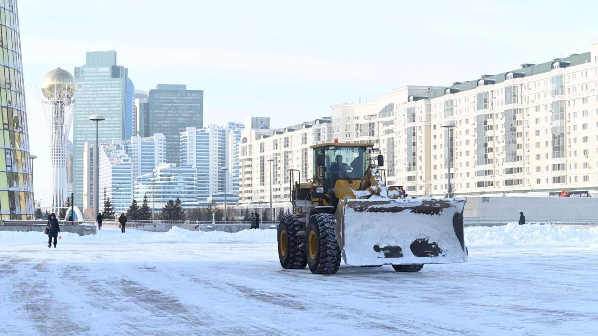 Астанадан бір түнде 16 мың текше метрден астам қар шығарылды