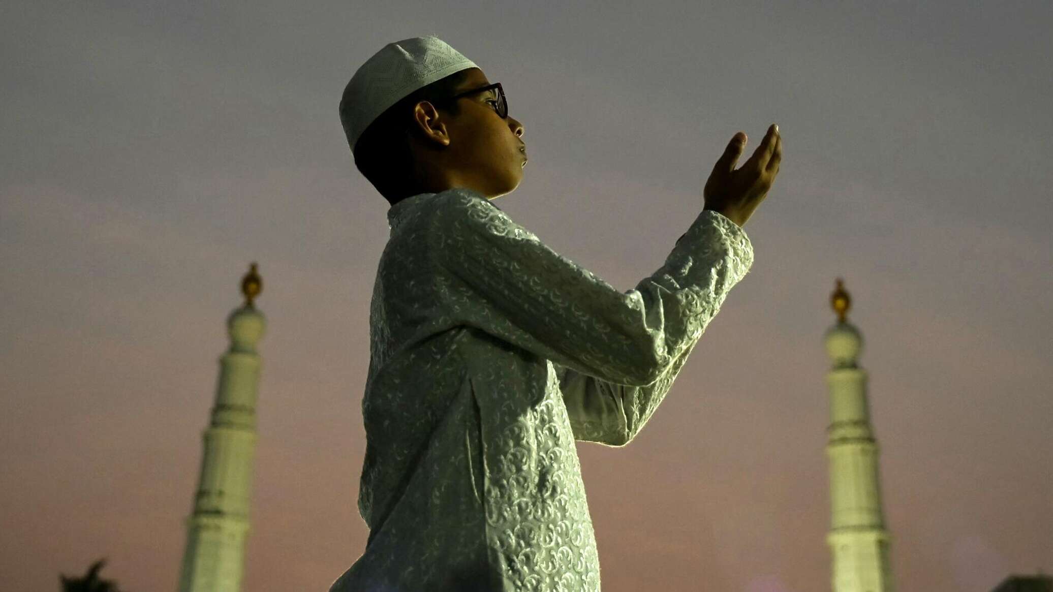 Ораза, садақа және дұға: Әлем мұсылмандары қасиетті Рамазан айын тойлауда