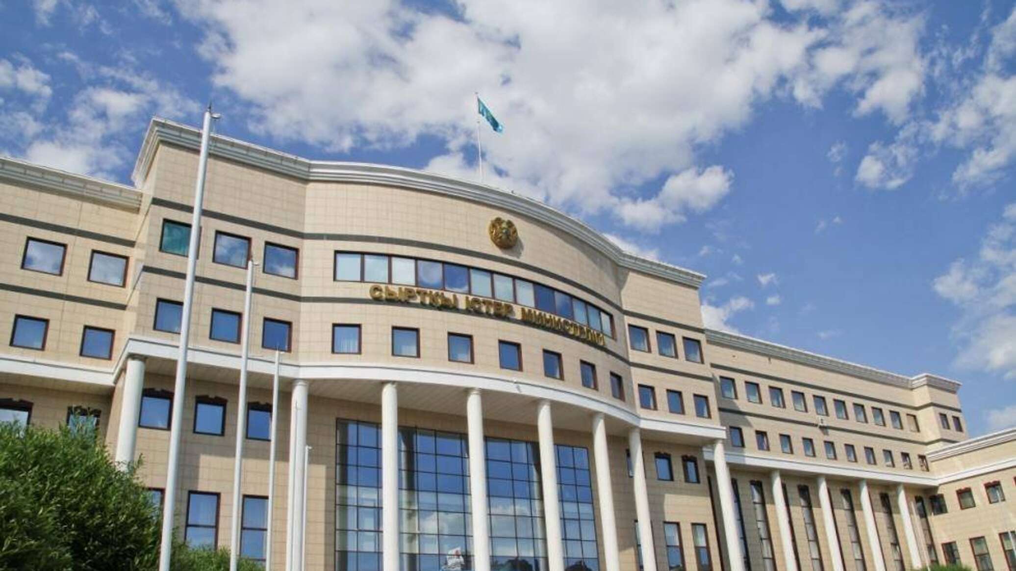 Неприемлемо: МИД Казахстана осудил удар Израиля по консульству Ирана в Сирии 