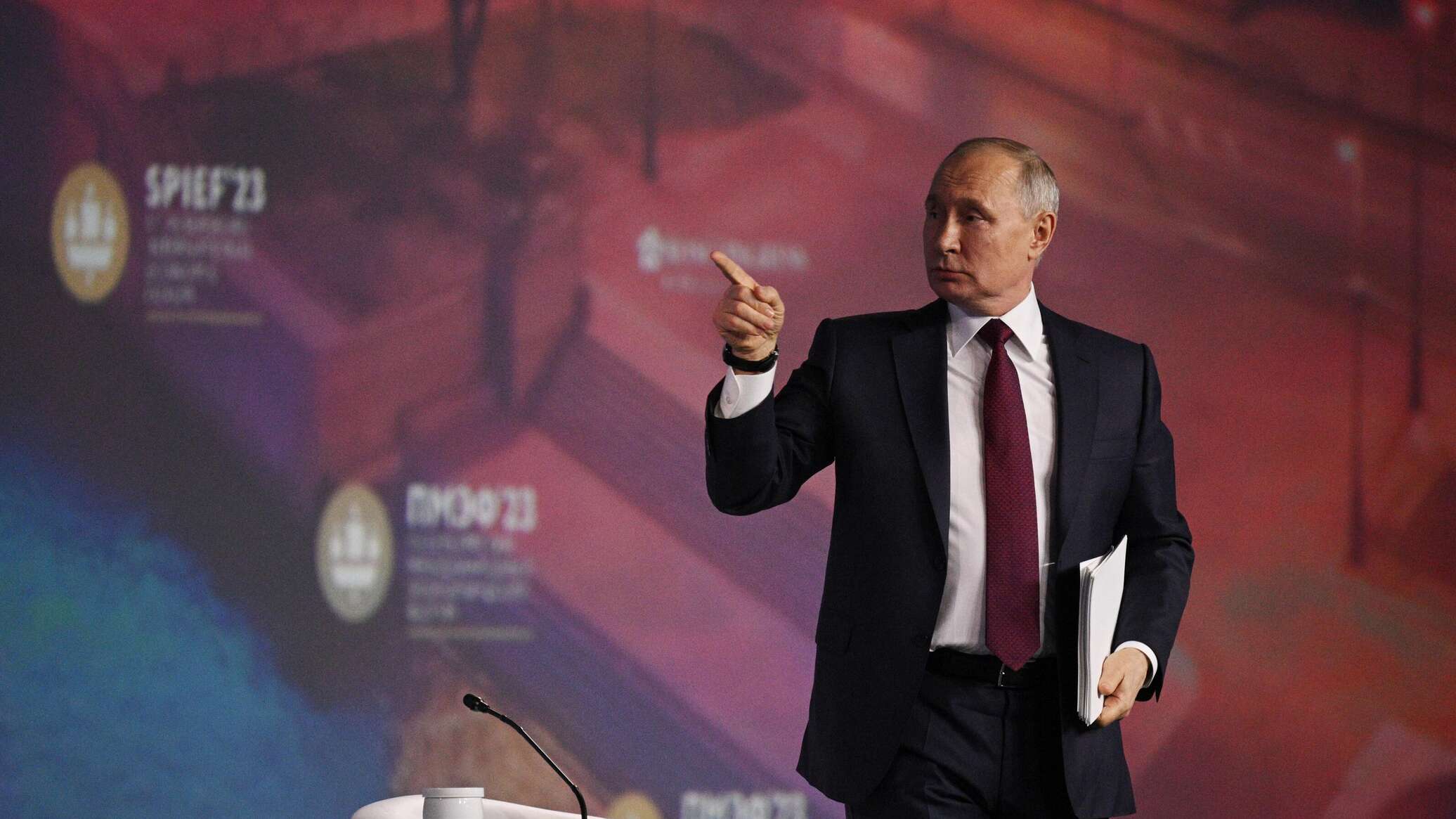 Путин Санкт-Петербург форумының пленарлық отырысына қатысты – видео