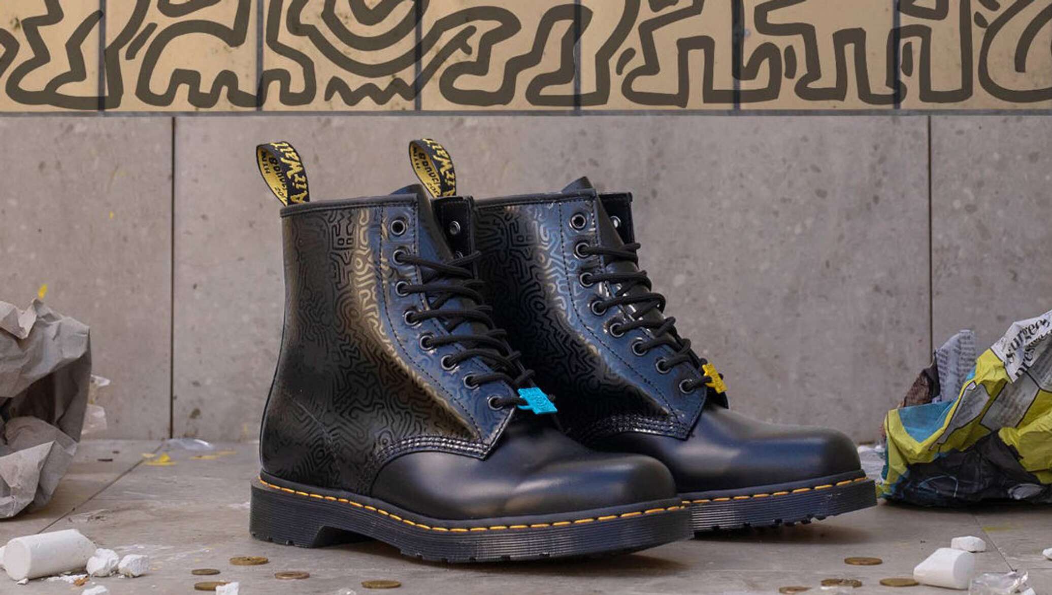 Dr. Martens выпустил капсульную коллекцию по мотивам работ Кита Харинга