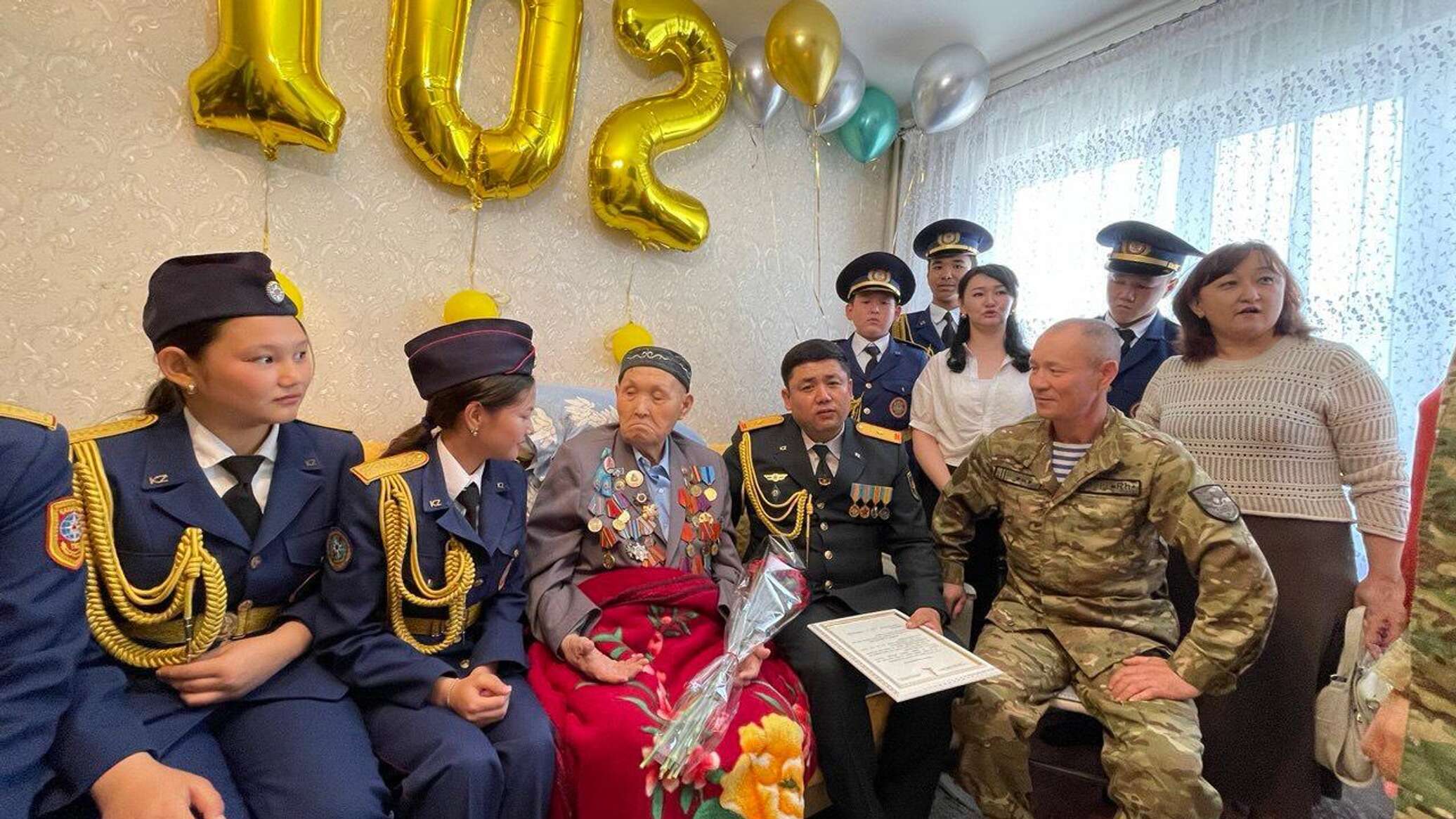 "Анам пойыз артынан ілесе жүгіріп жылады": алматылық ардагер соғысты еске алды 