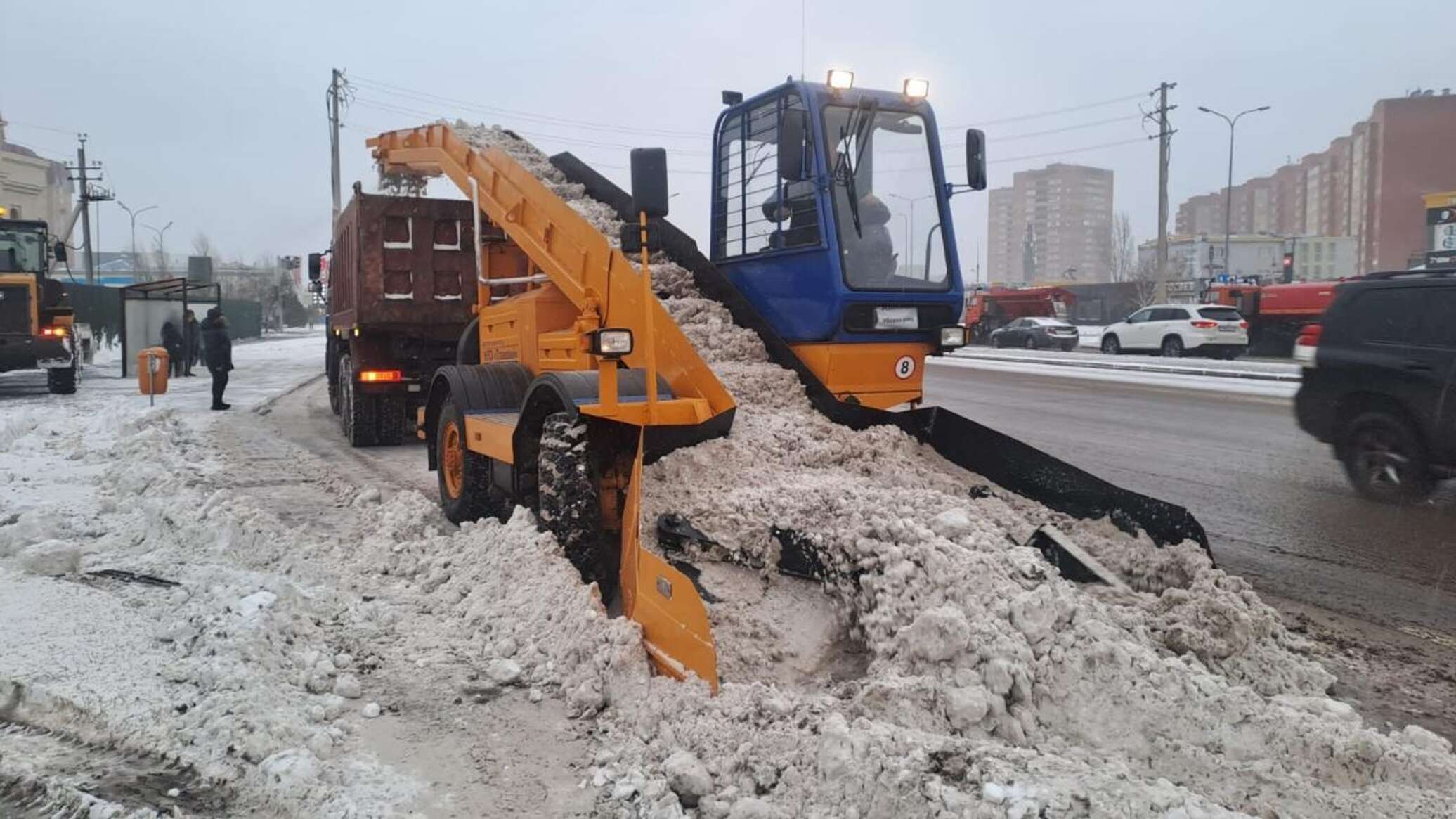 Елордада бір түнде 2400 текше метр қар шығарылды